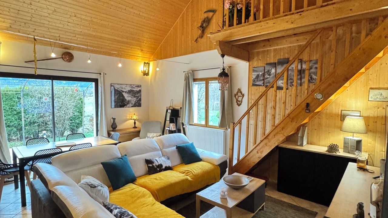 Photo of Livingroom in Saint-Eusebe-en-Champsaur