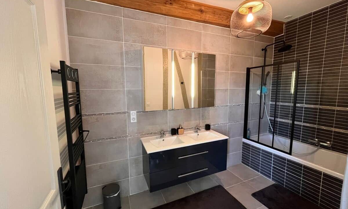 Photo of Bathroom in Lisle-sur-Tarn