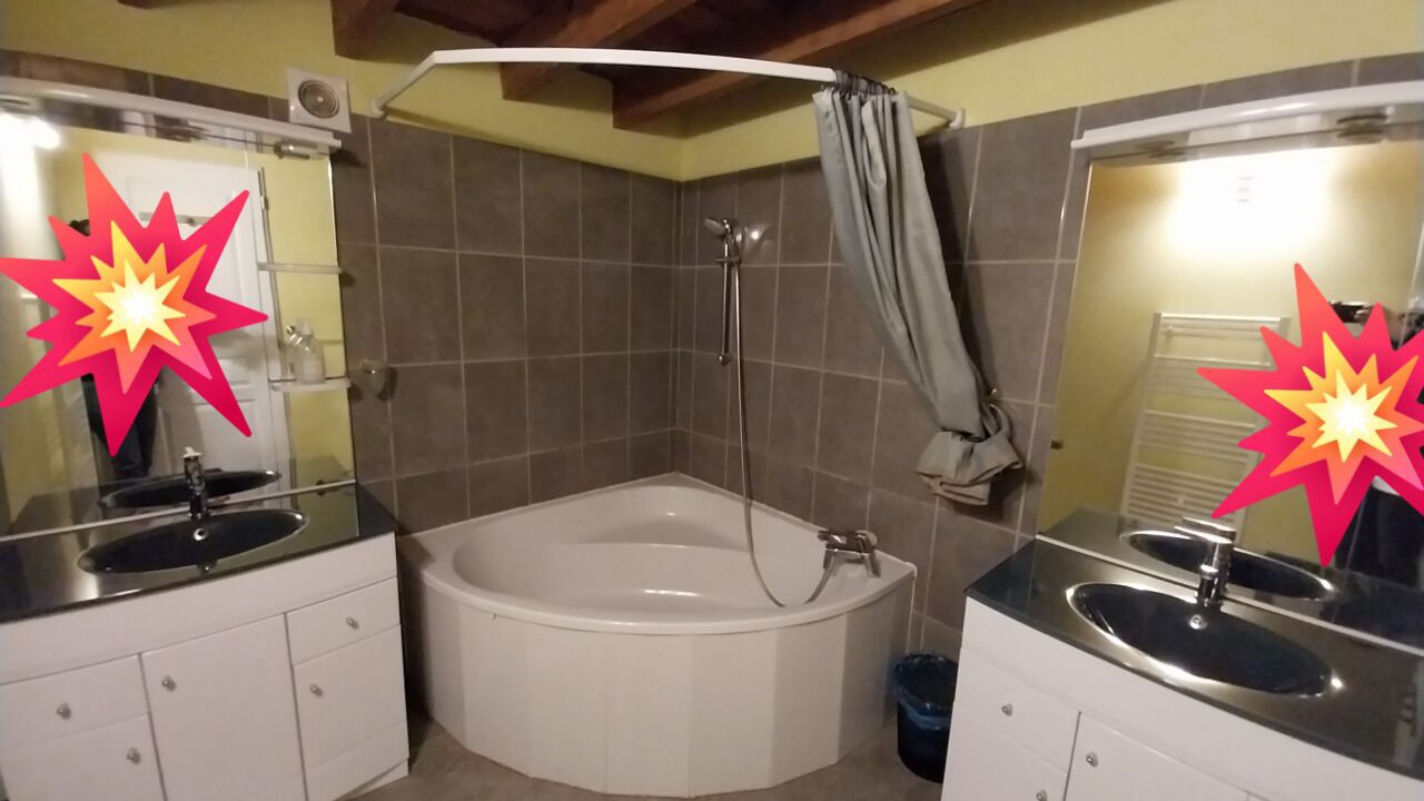Photo of Bathroom in Rogues