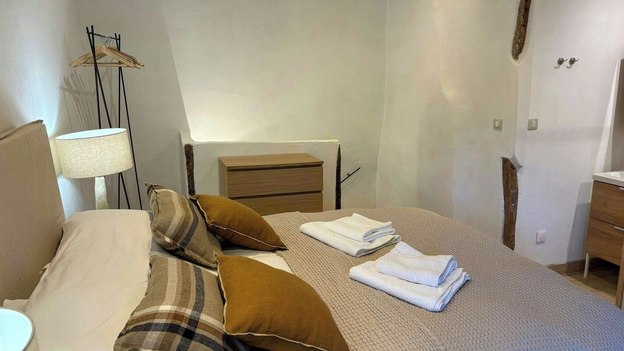 Photo of Bedroom in Rustrel
