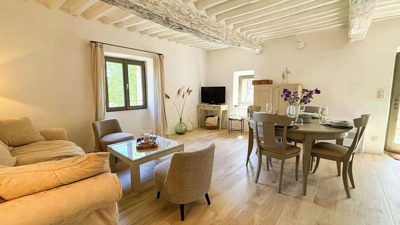 Photo of Livingroom in Rustrel