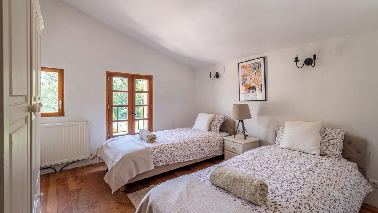 Photo of Bedroom in Castelnau-de-Montmiral