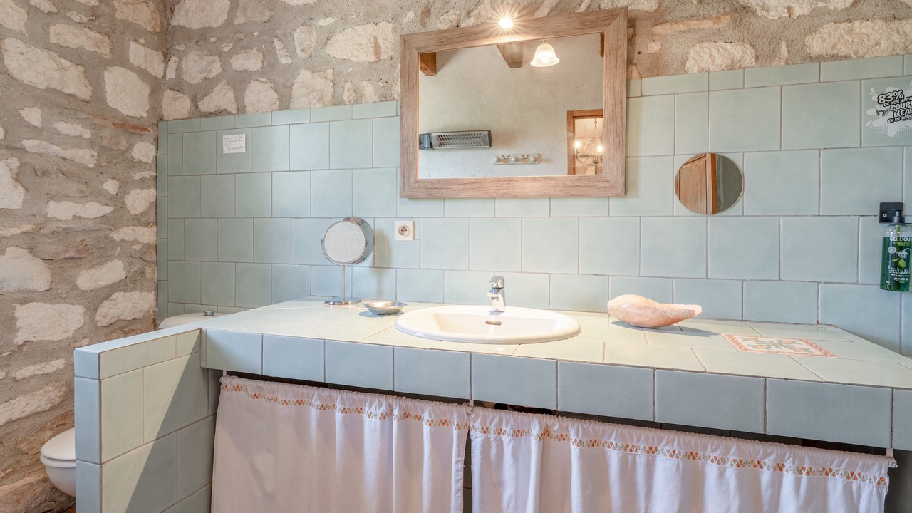 Photo of Bathroom in Les Baux-de-Provence