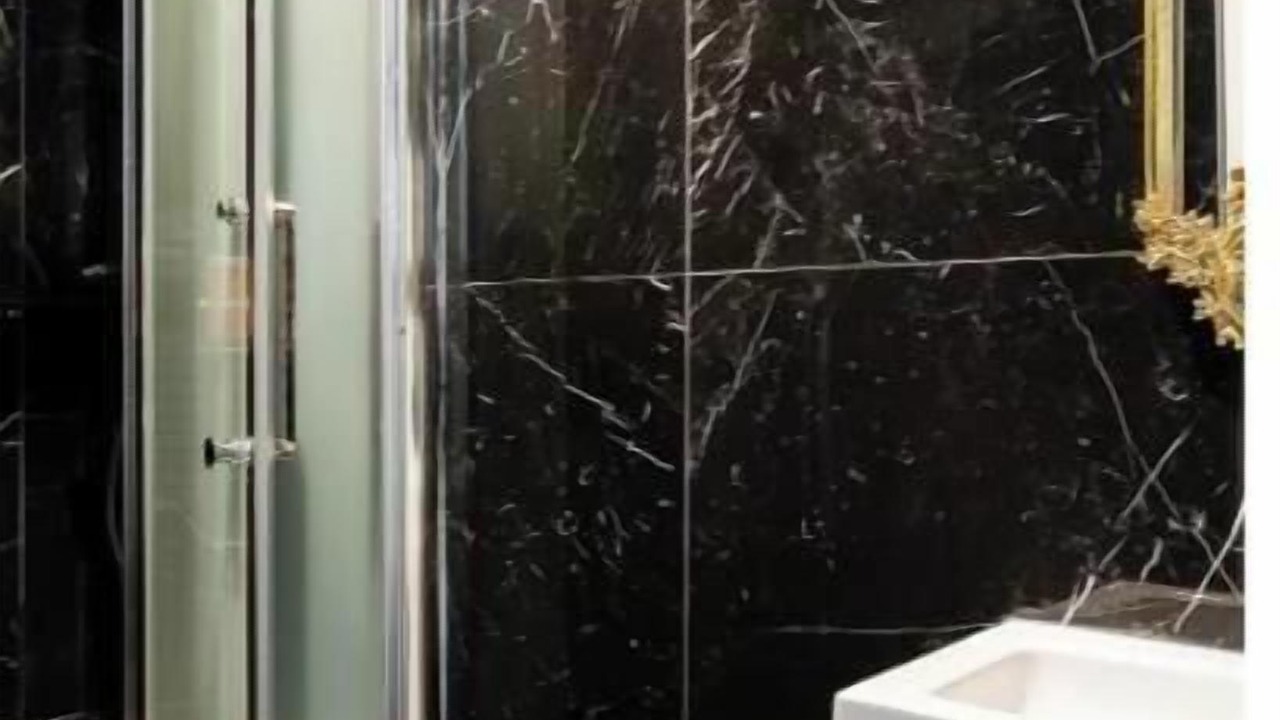 Photo of Bathroom in Quartier du Mail
