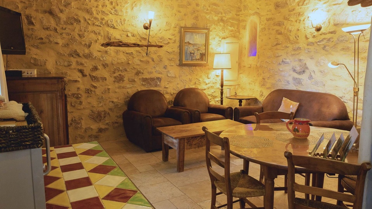 Photo of Others in Saint-Hippolyte-le-Graveyron