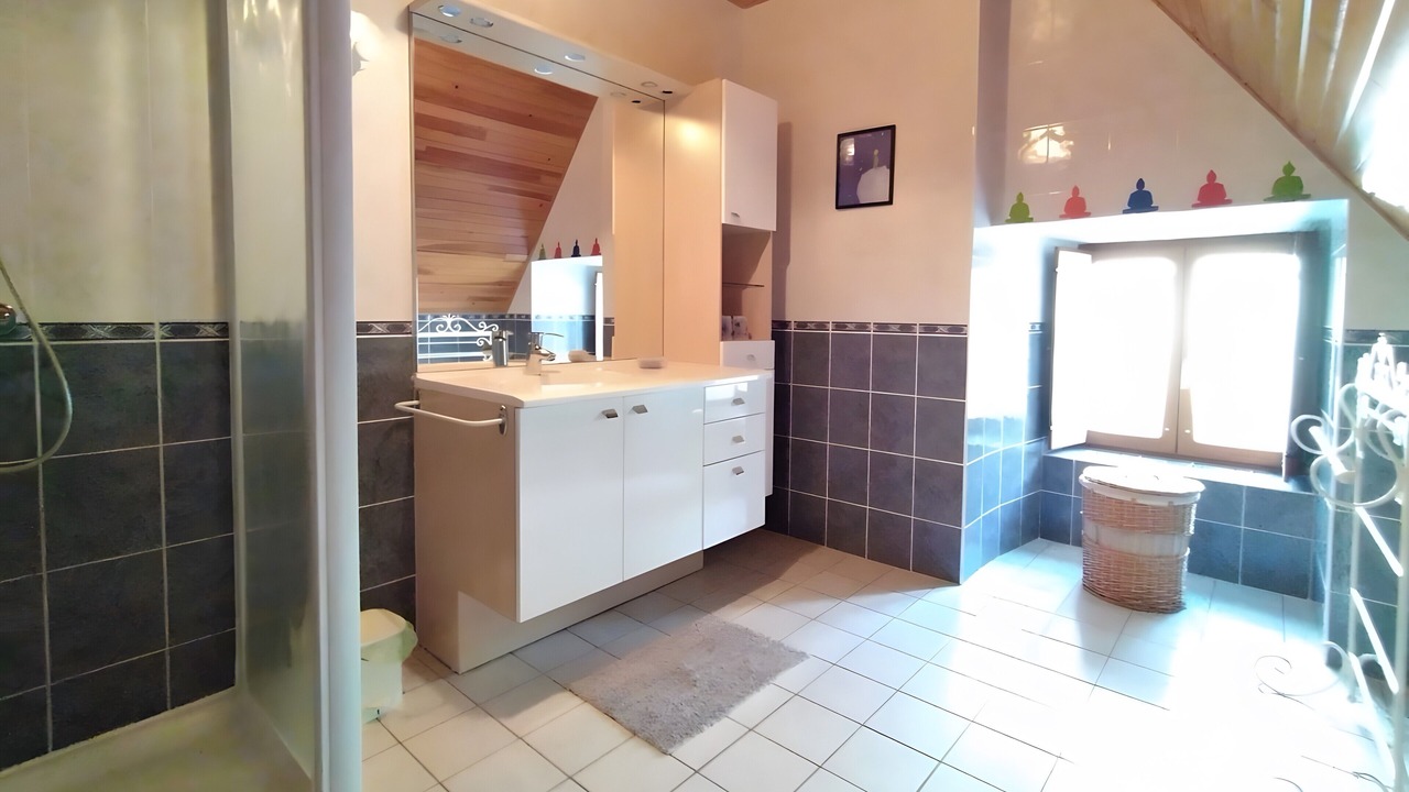 Photo of Bathroom in Jou-sous-Monjou