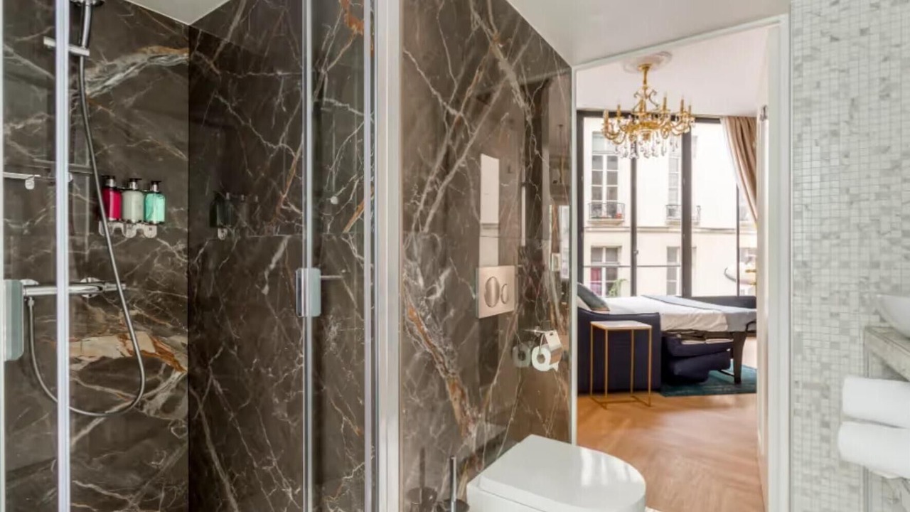 Photo of Bathroom in Quartier du Mail