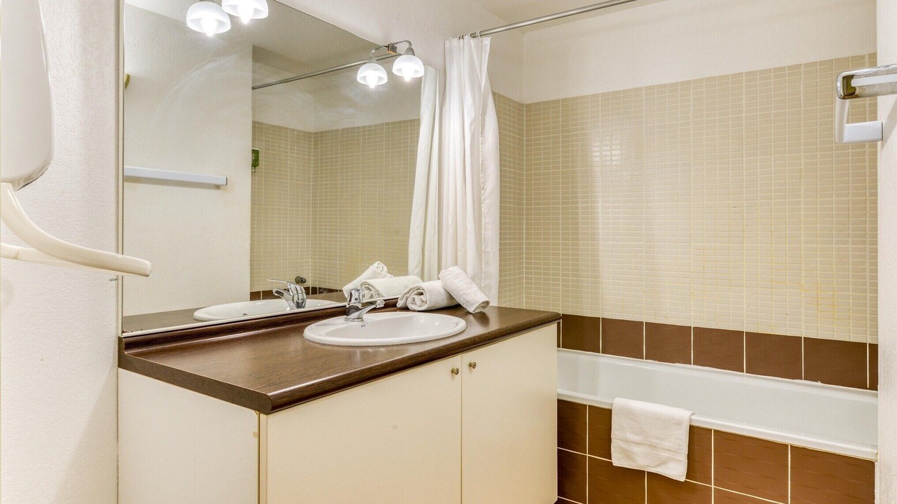 Photo of Bathroom in Homps