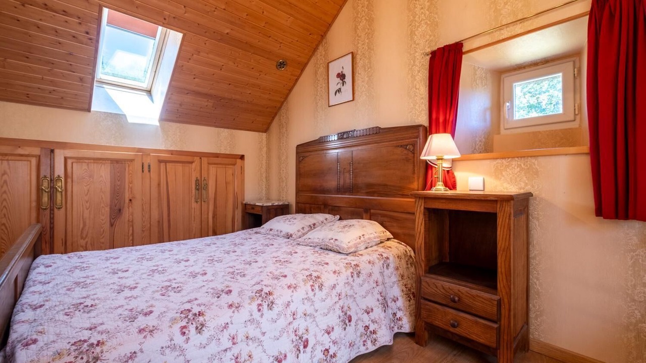 Photo of Bedroom in Saint-Denis-en-Margeride