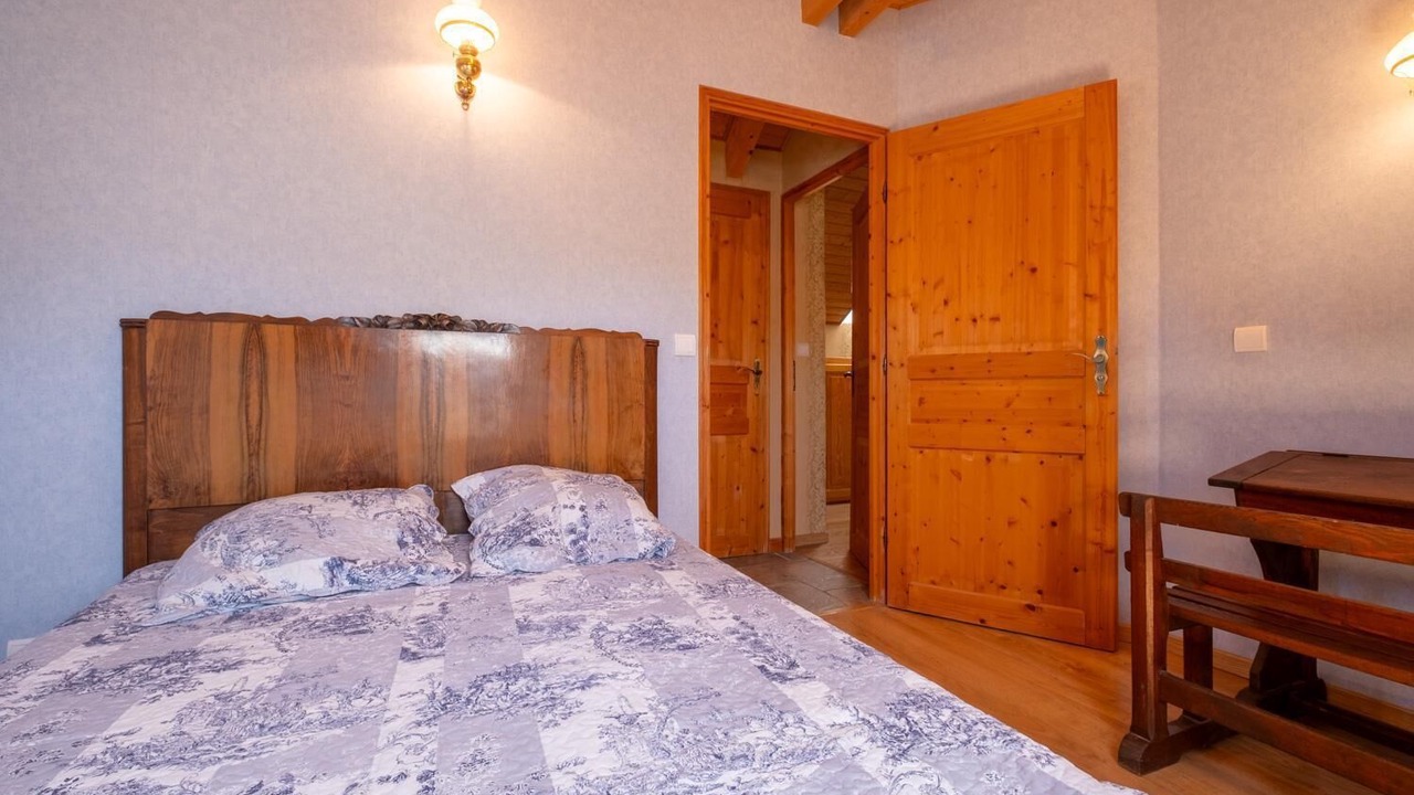 Photo of Bedroom in Saint-Denis-en-Margeride