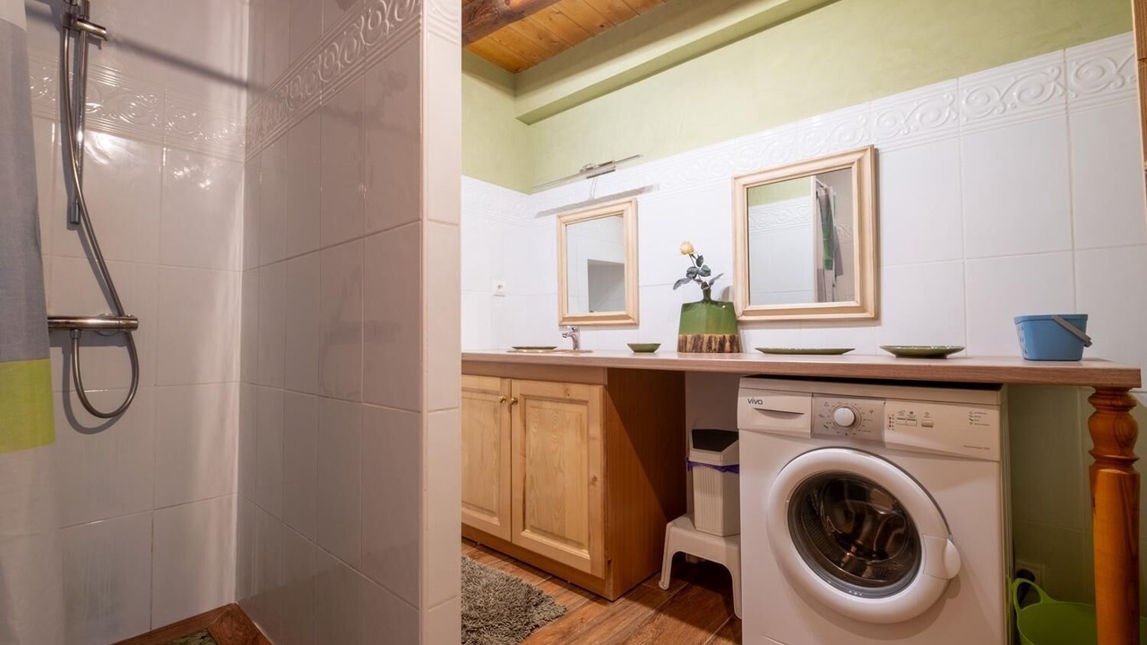 Photo of Bathroom in Saint-Denis-en-Margeride