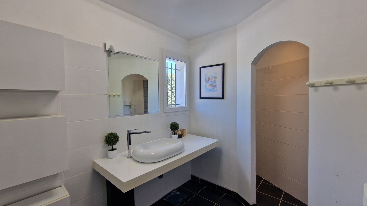 Photo of Bathroom in Preconil