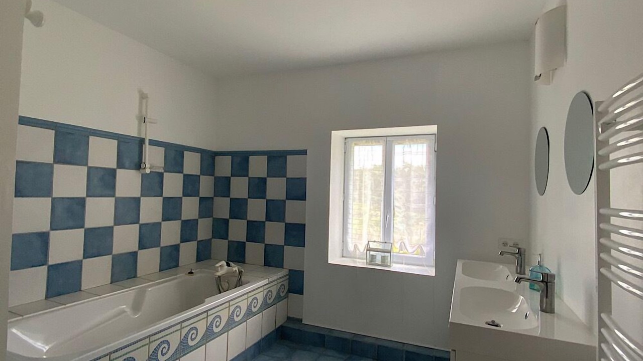 Photo of Bathroom in Saint-Sauveur-de-Peyre