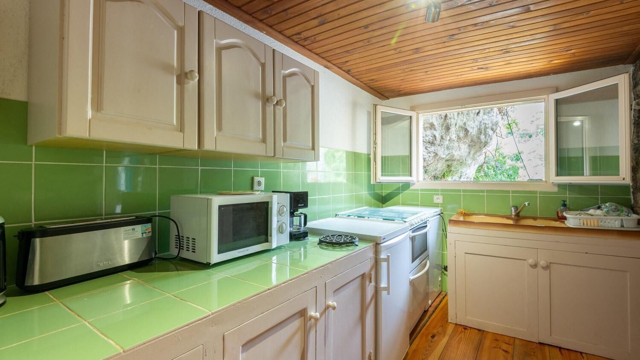 Photo of Kitchen in Saint-Chely-du-Tarn