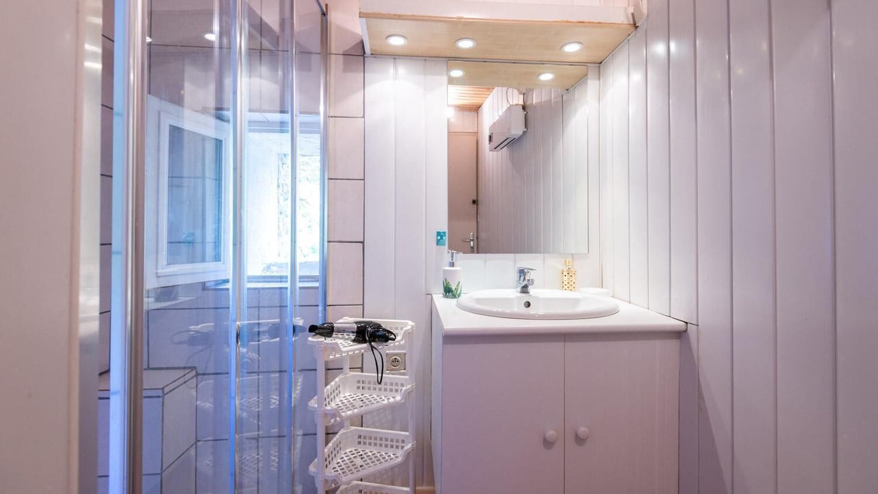 Photo of Bathroom in Saint-Chely-du-Tarn