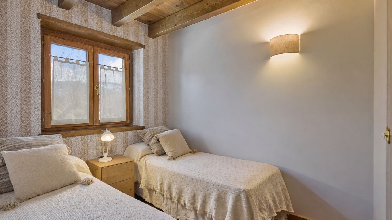 Photo of Bedroom in Age