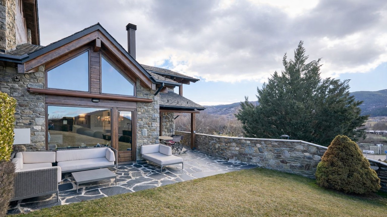 Photo of Patio Balcony in Age