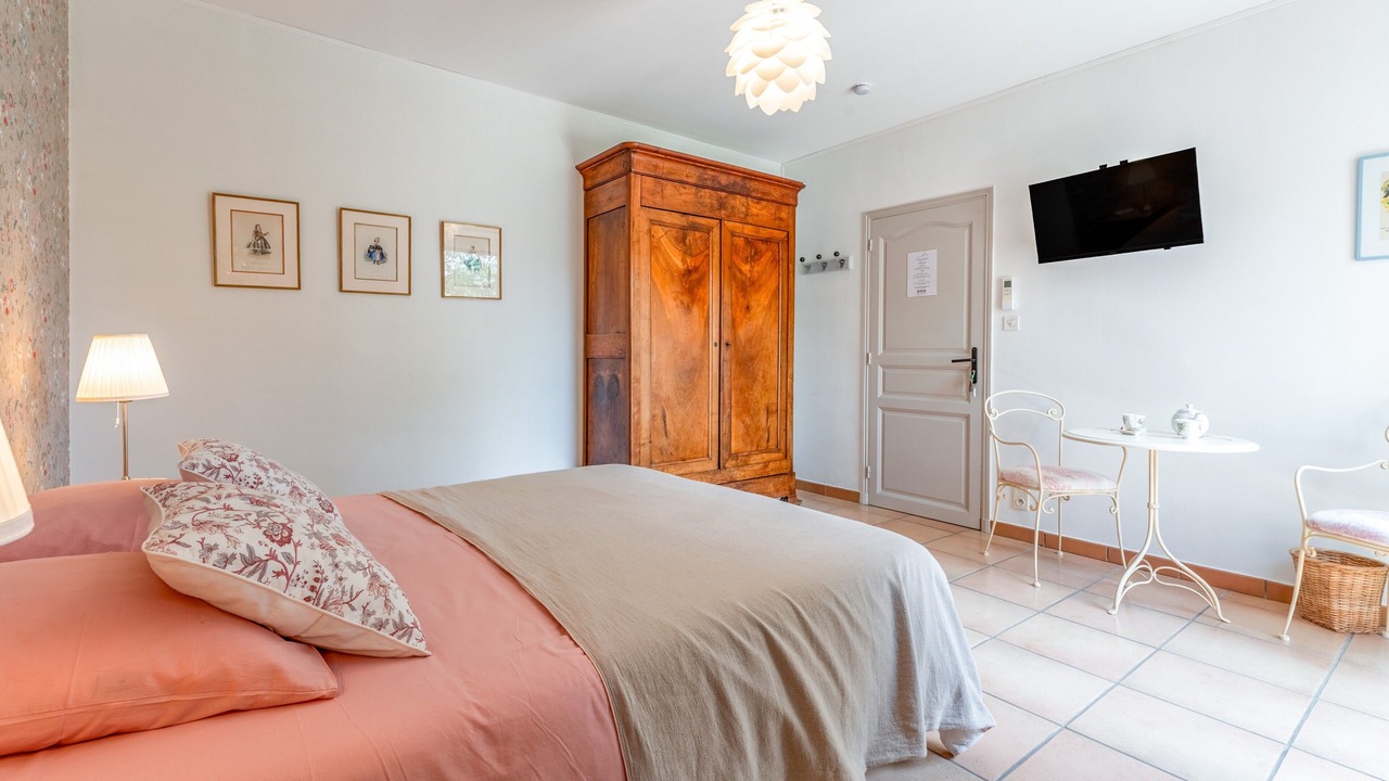 Photo of Bedroom in Lagarde Pareol
