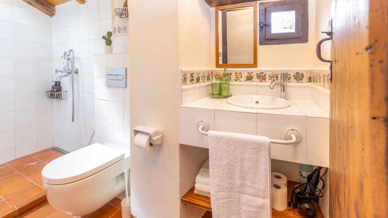 Photo of Bathroom in Besalu