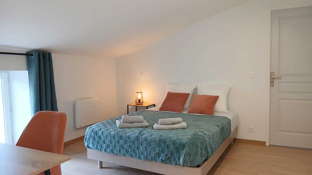 Photo of Bedroom in Saint-Georges-de-Luzencon
