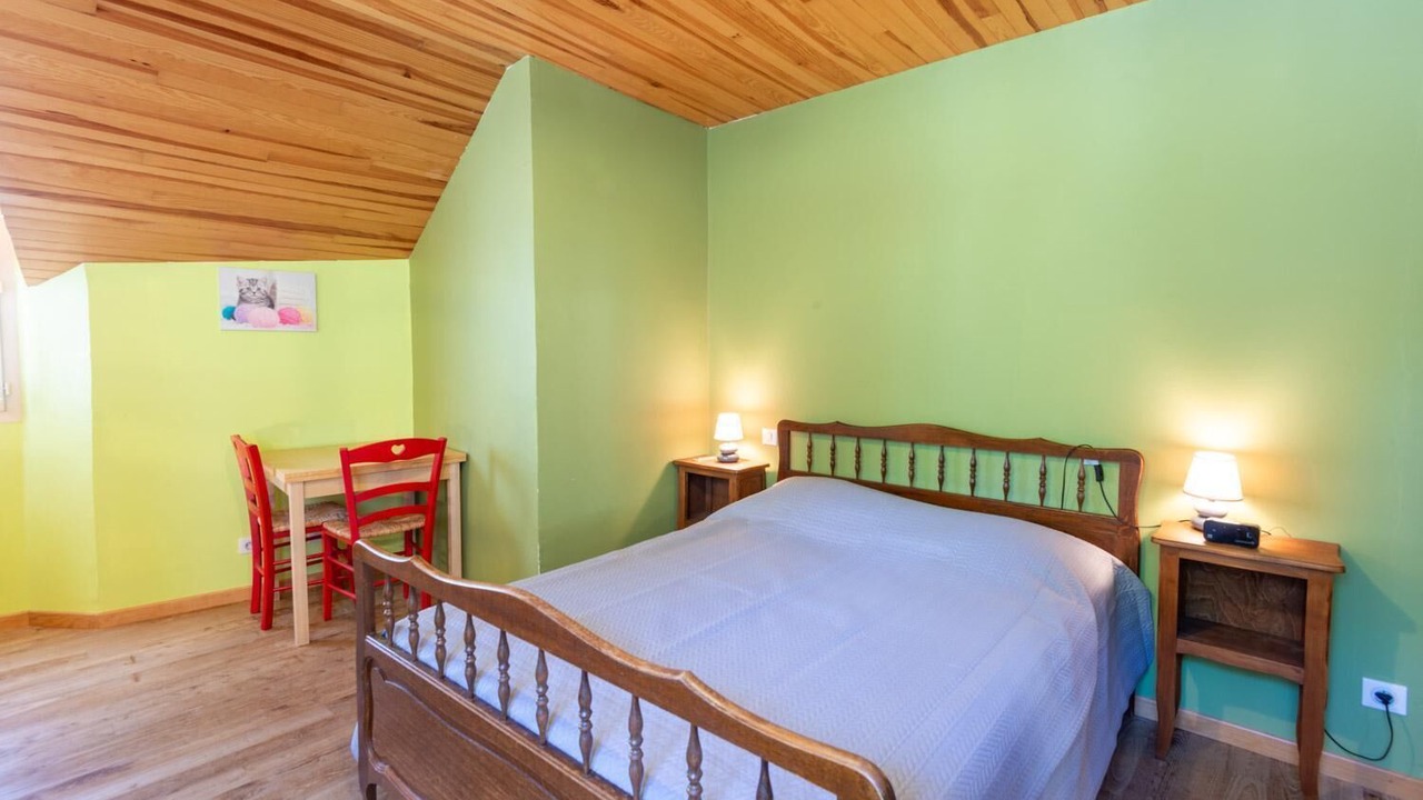 Photo of Bedroom in Saint-Saturnin