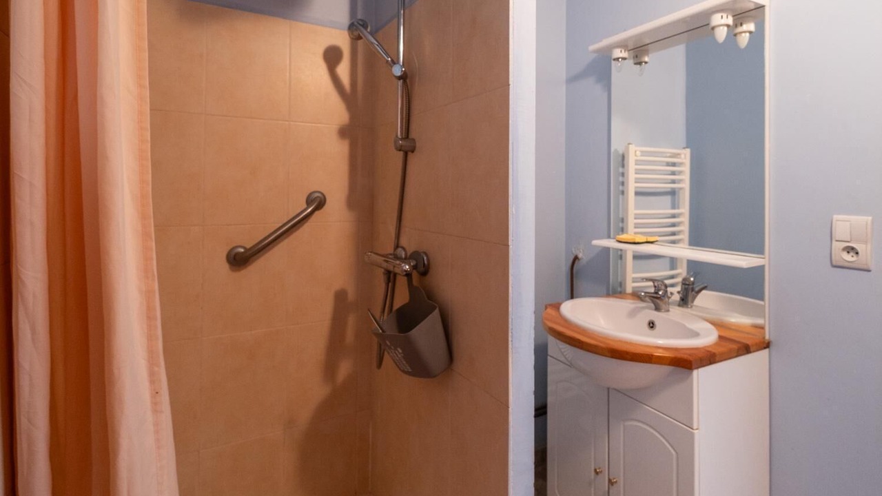 Photo of Bathroom in Laval-du-Tarn