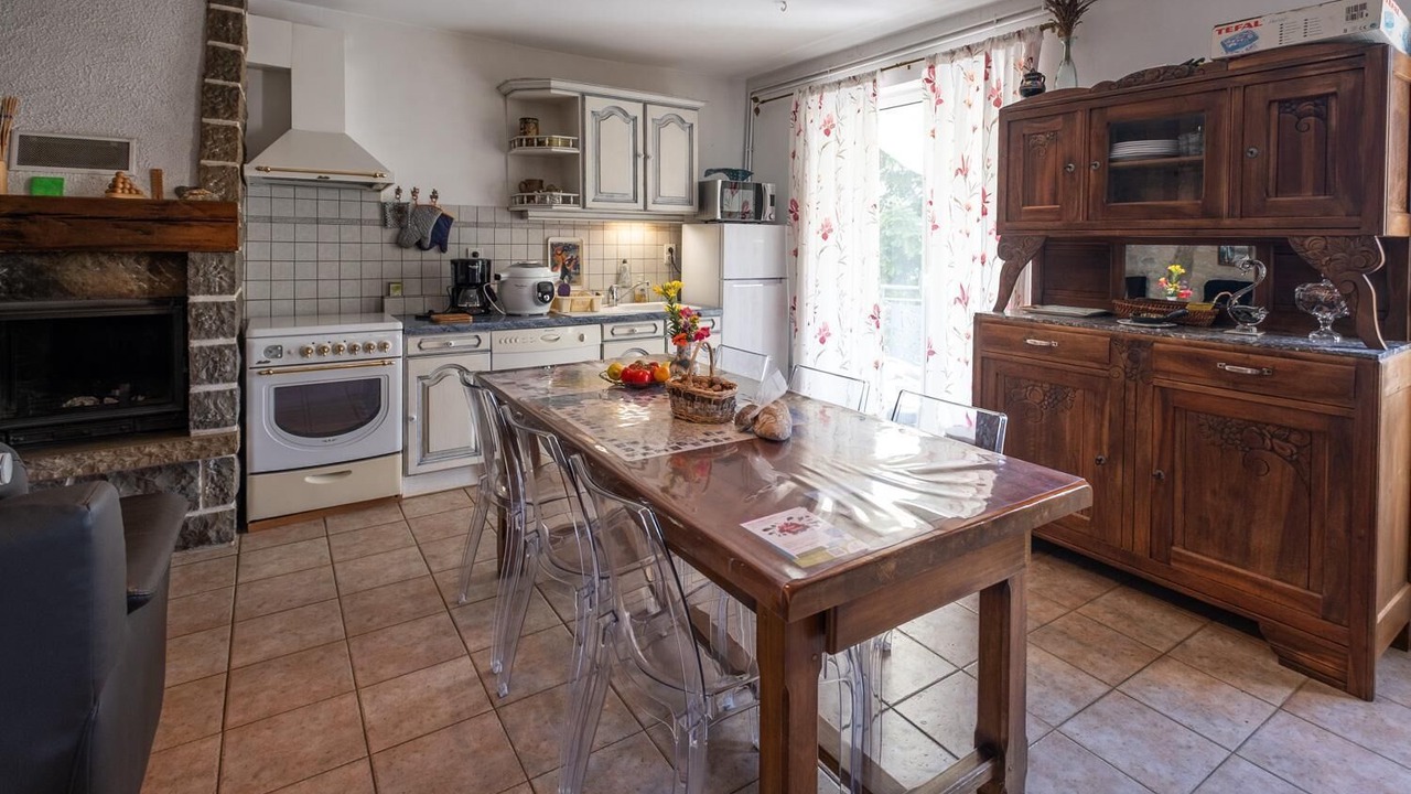 Photo of Kitchen in Laval-du-Tarn