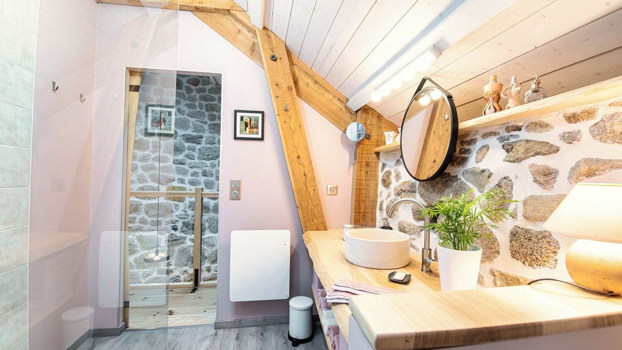 Photo of Bathroom in Fraissinet-de-Lozere