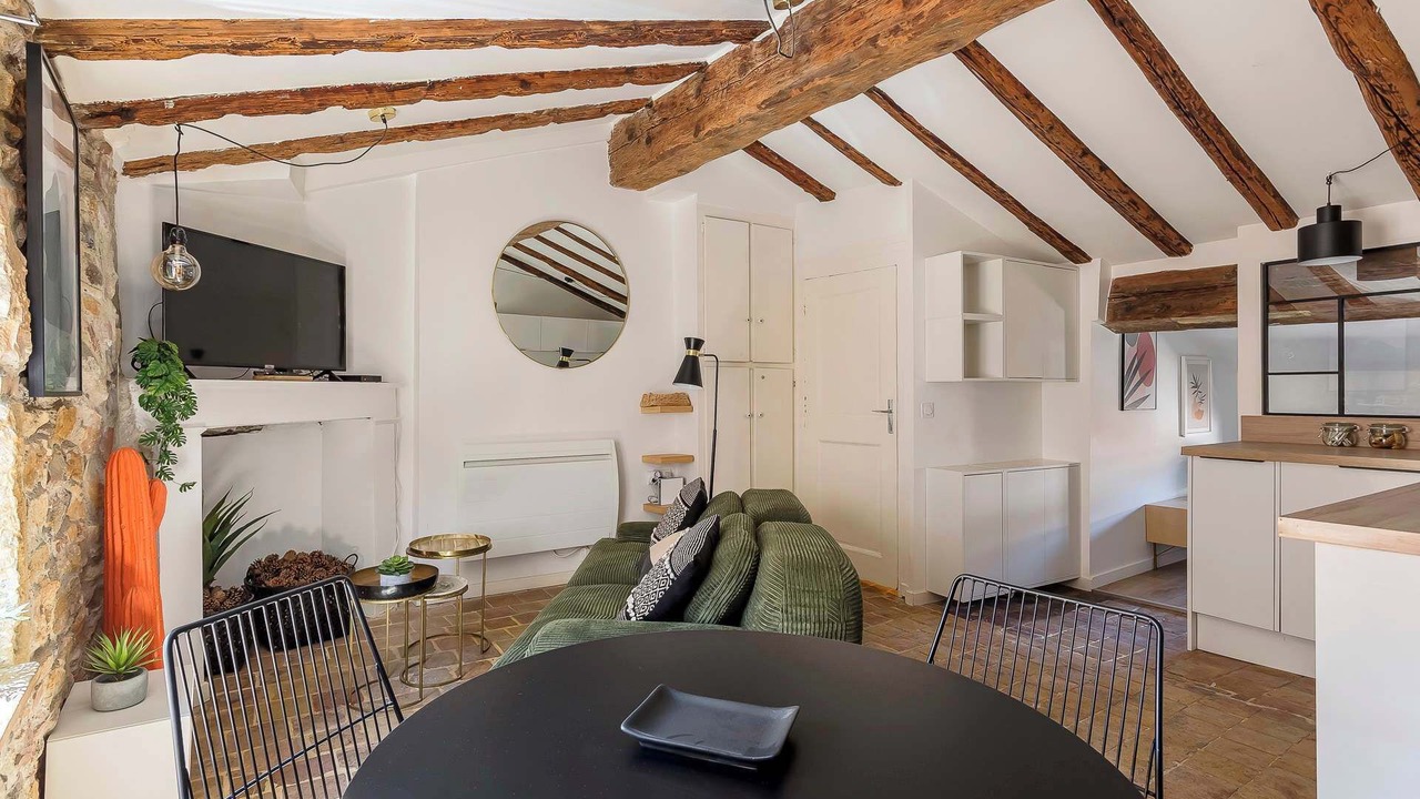Photo of Livingroom in Old Lyon