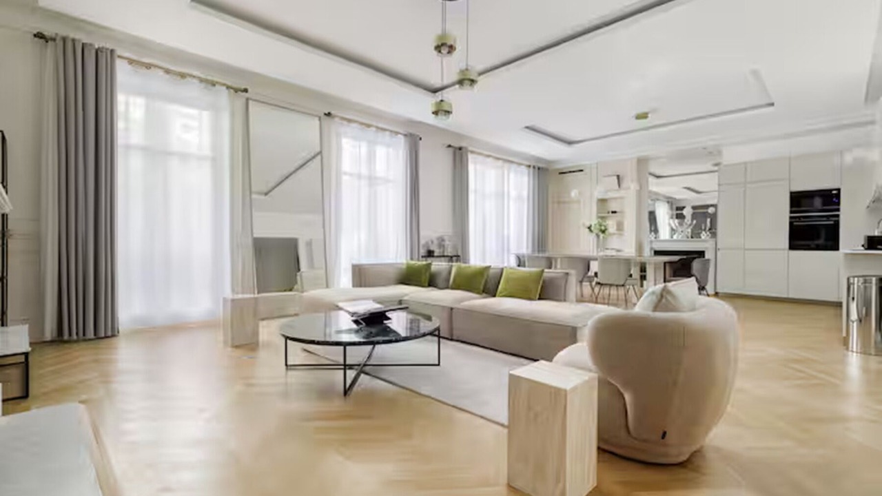Photo of Livingroom in Champs-Elysees