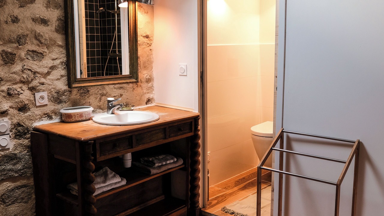 Photo of Bathroom in Saint-Barthelemy-Grozon