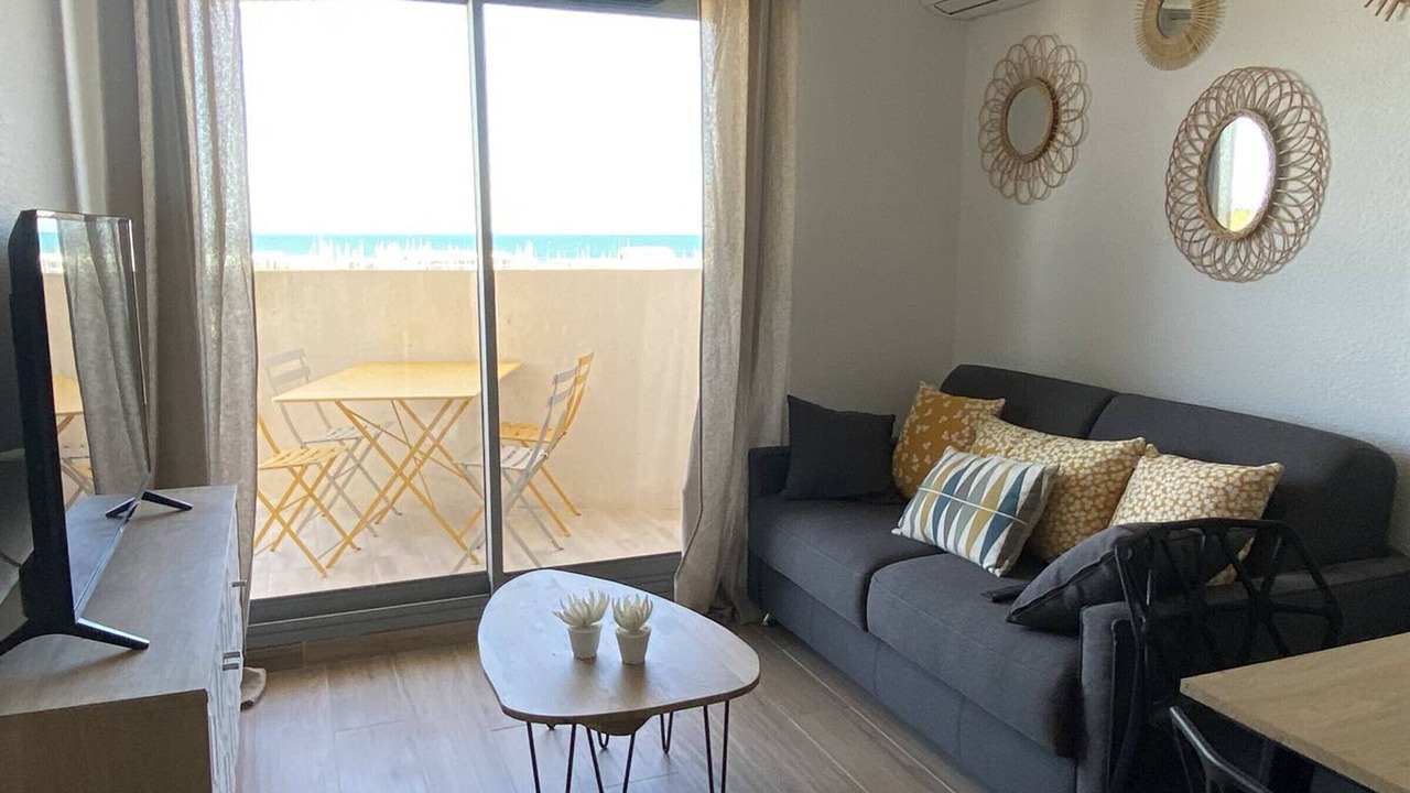 Photo of Livingroom in Le Port