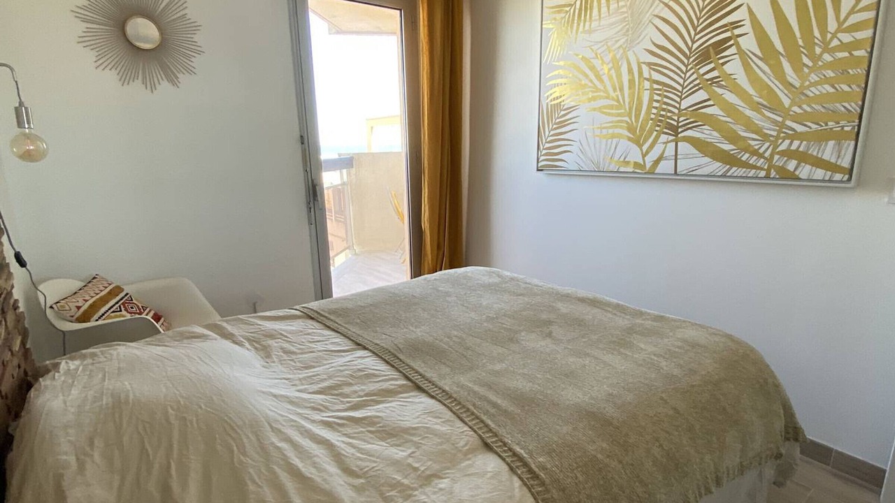 Photo of Bedroom in Le Port