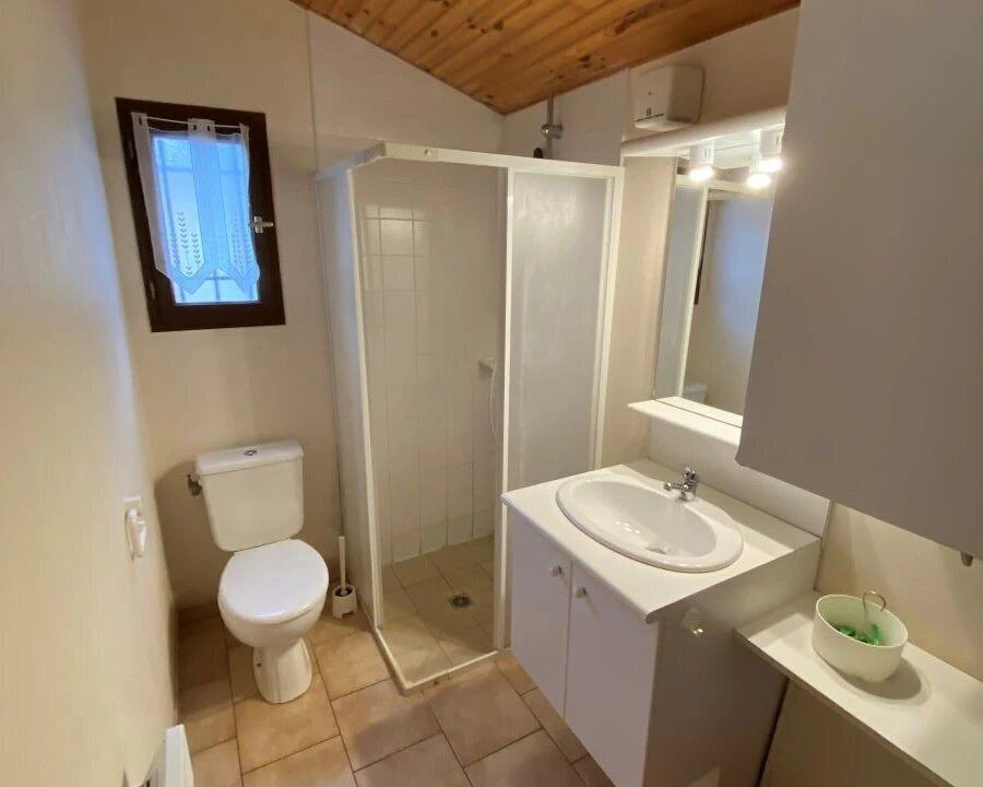 Photo of Bathroom in Saint-Rome-de-Tarn