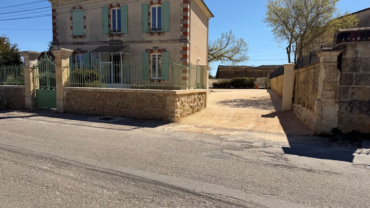 Photo of Outdoor in Saint-Laurent-La-Vernede