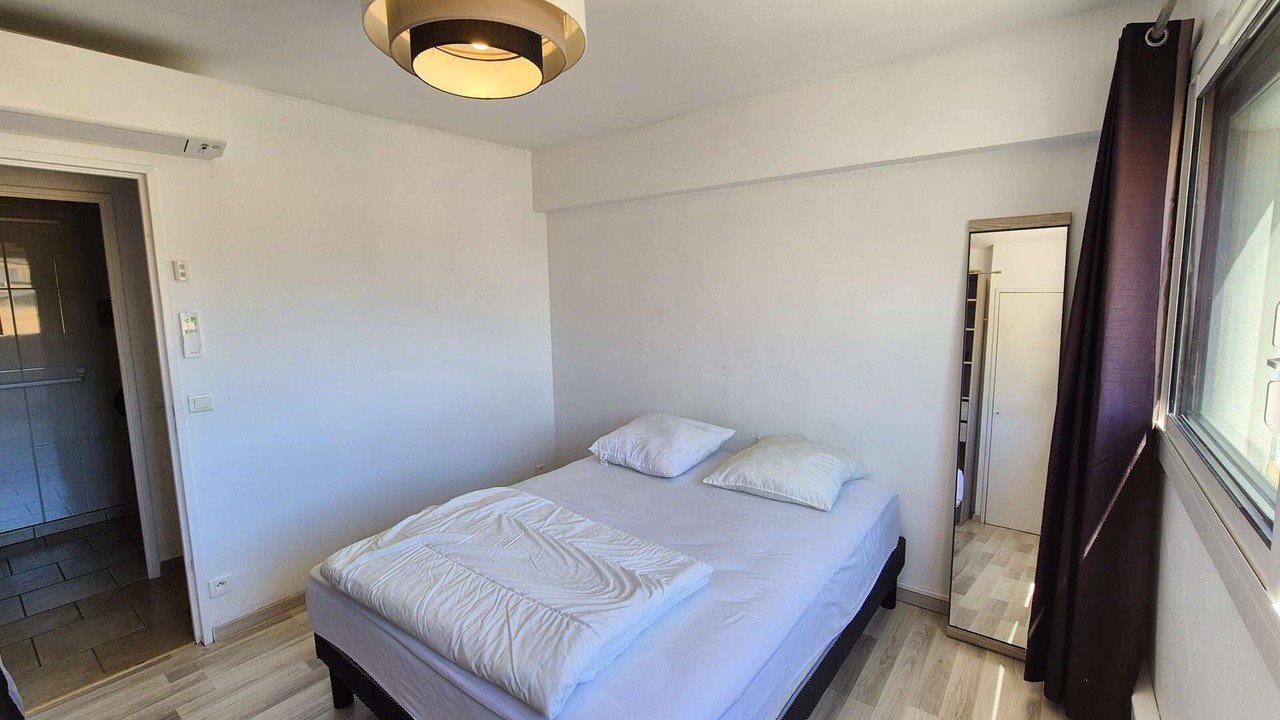 Photo of Bedroom in Saint-Mandrier-sur-Mer