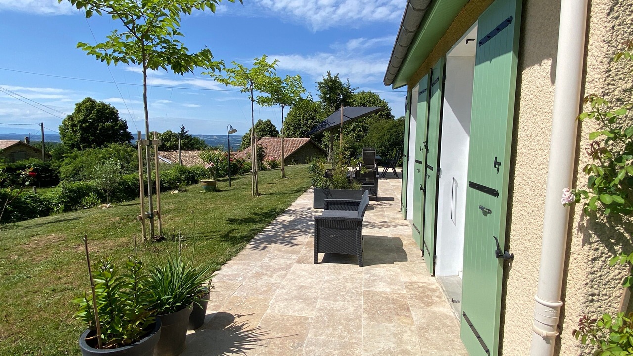 Photo of Patio Balcony in Beauregard-Baret
