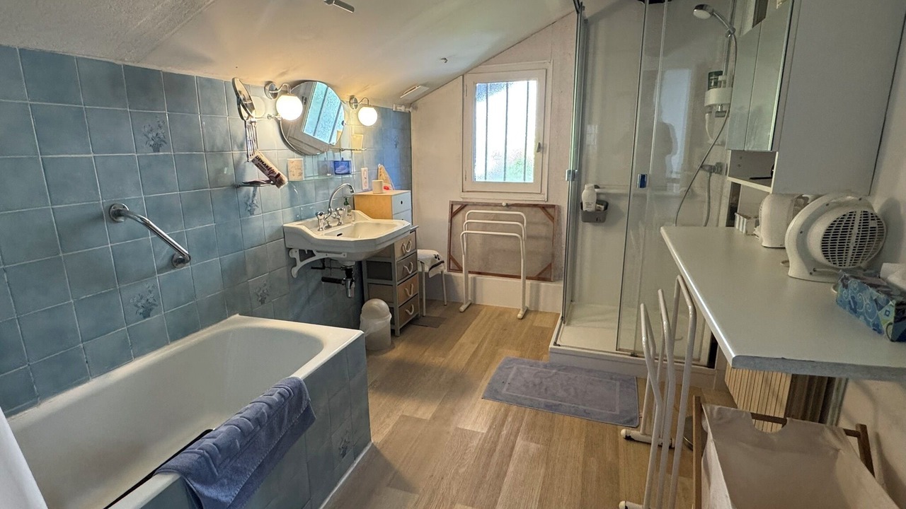 Photo of Bathroom in Sare