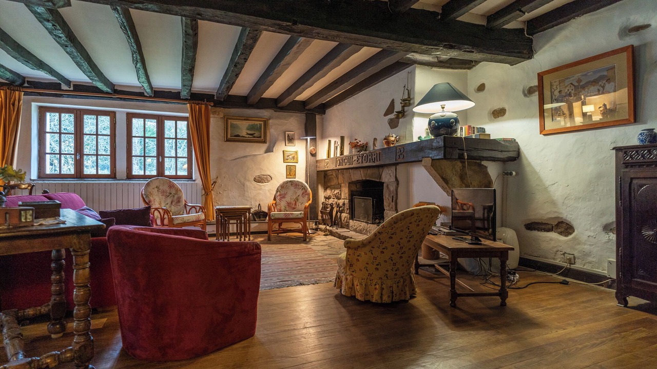 Photo of Livingroom in Sare