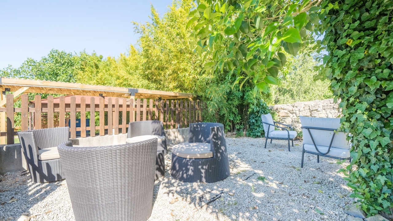 Photo of Patio Balcony in Saint-Alban-sous-Sampzon