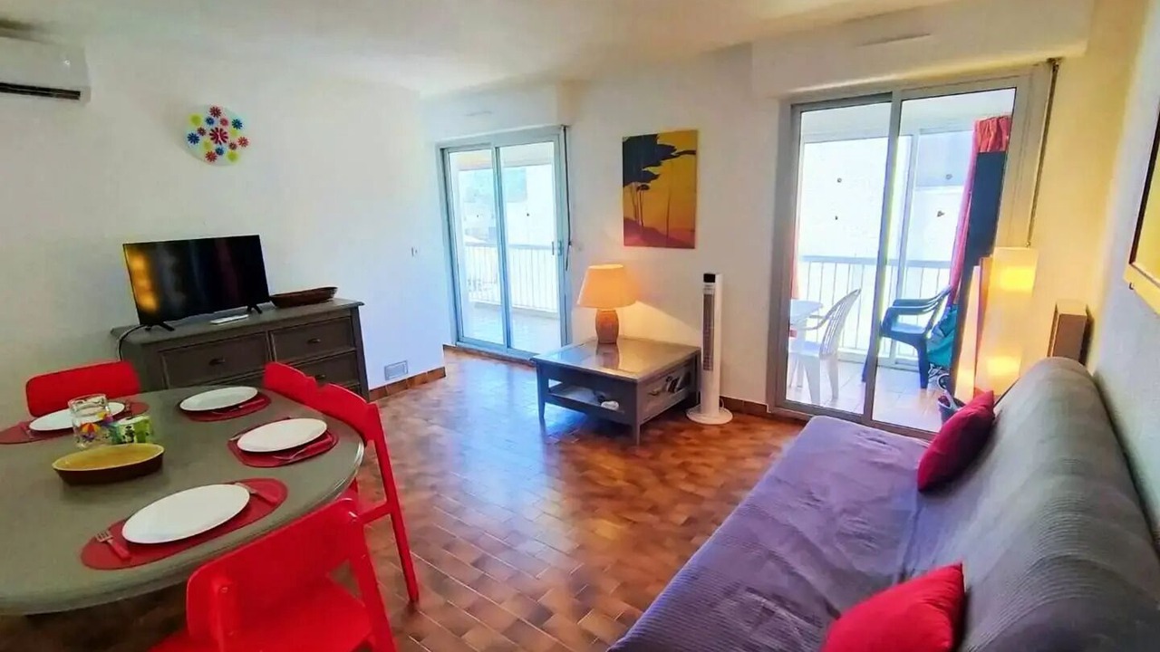 Photo of Livingroom in Le Port