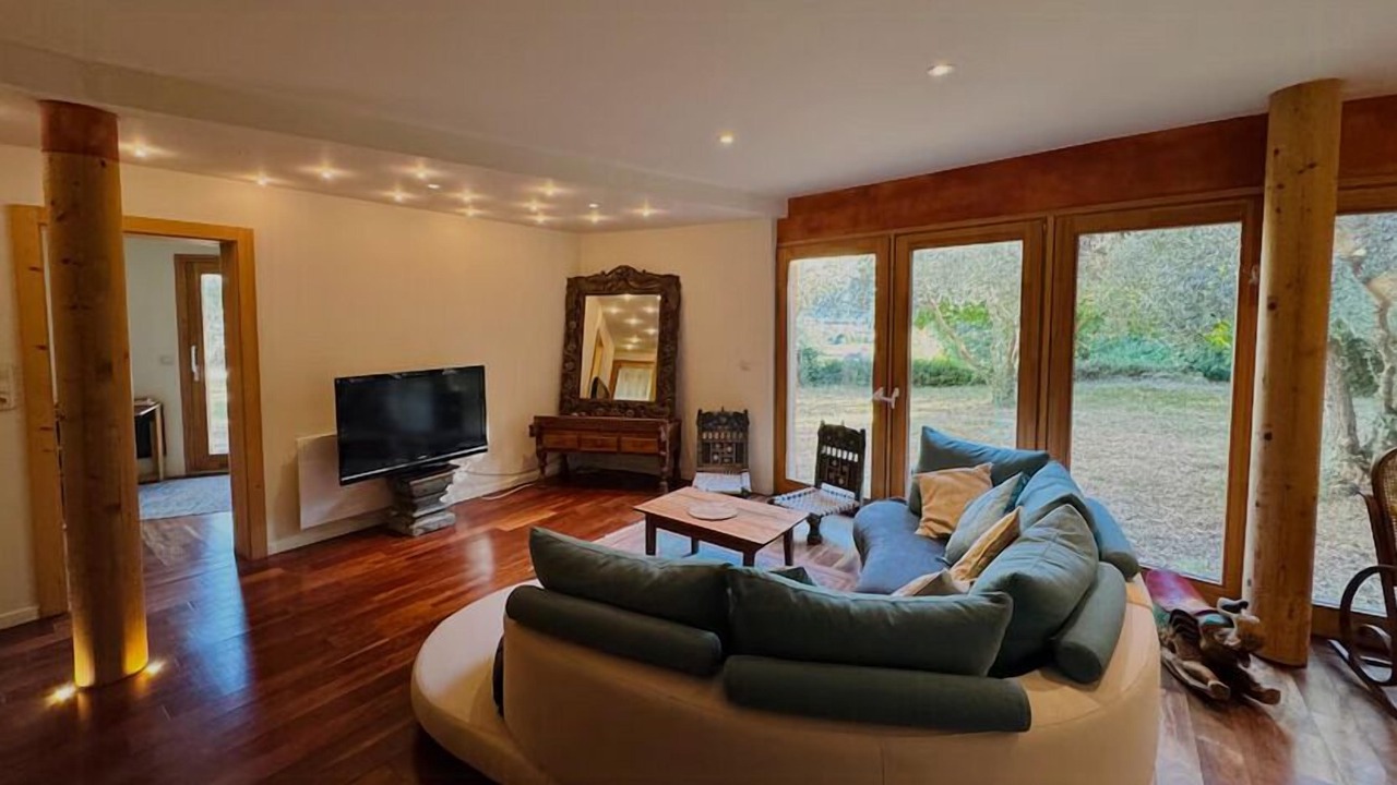 Photo of Livingroom in Cadenet