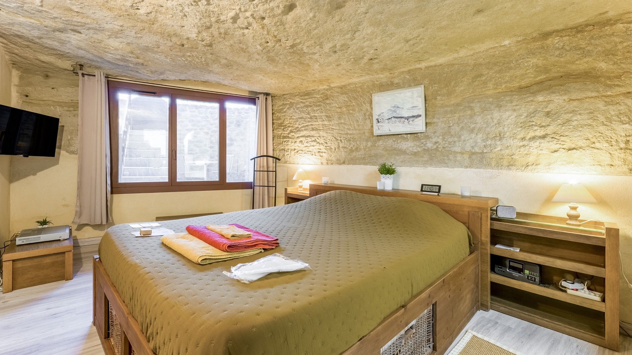 Photo of Bedroom in Cornillon-Confoux