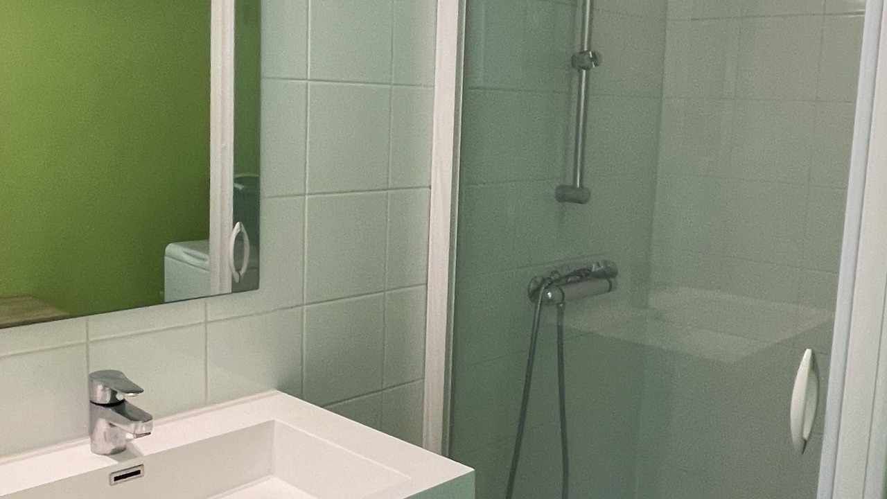 Photo of Bathroom in Villeneuve d'Aveyron