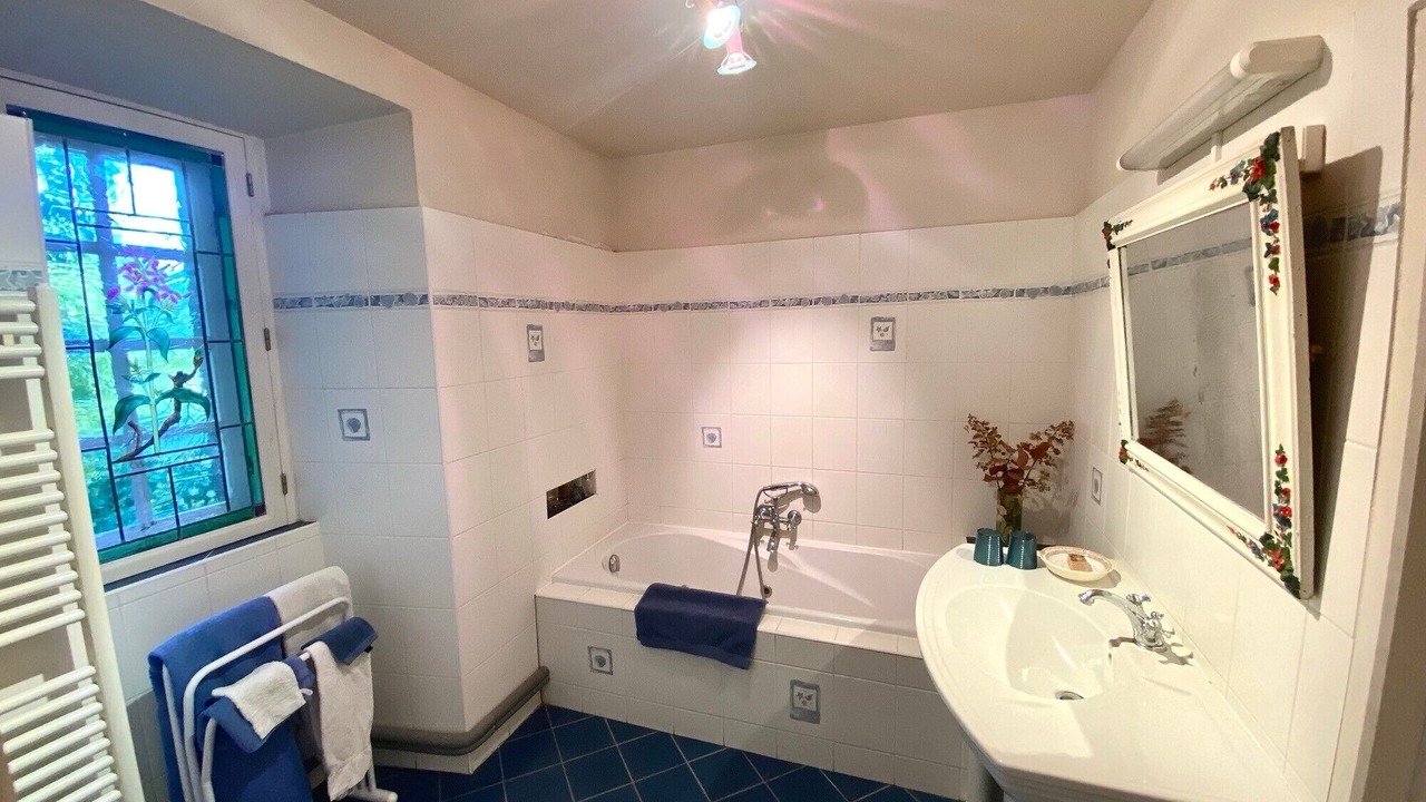 Photo of Bathroom in Saint-Martin-sous-Vigouroux