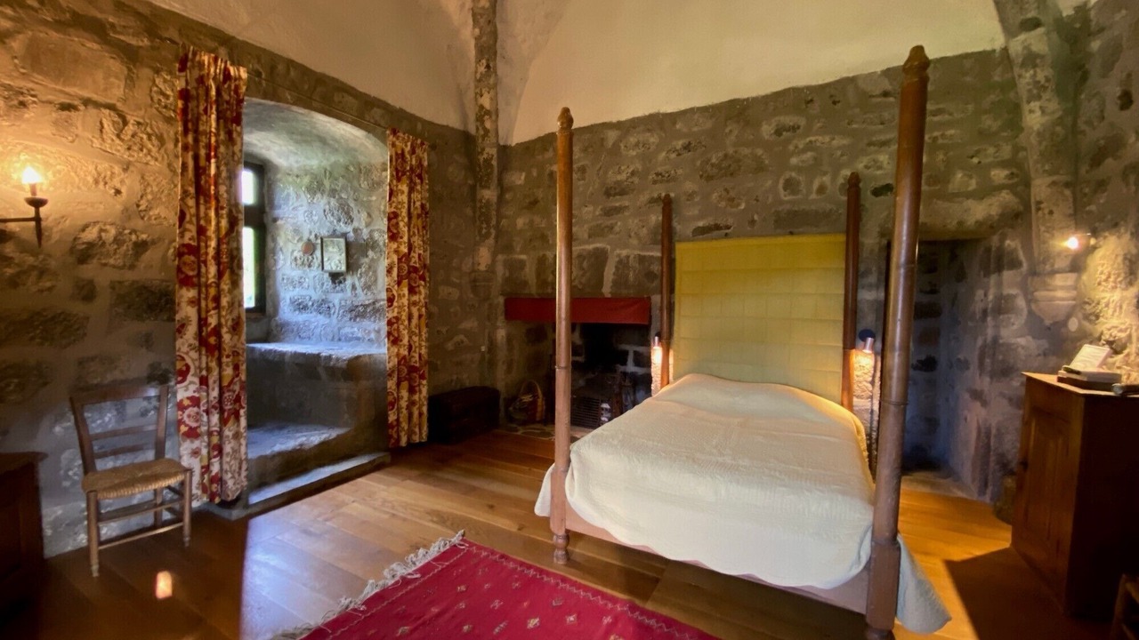 Photo of Bedroom in Saint-Martin-sous-Vigouroux