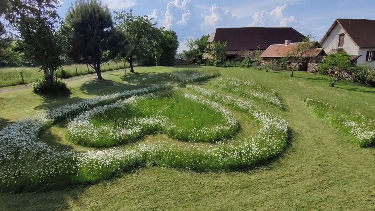 Photo of Outdoor in Saint-Priest-Ligoure