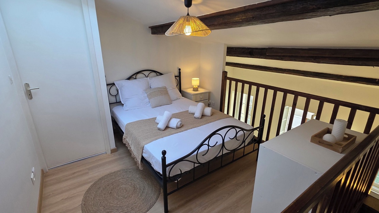 Photo of Bedroom in Valence