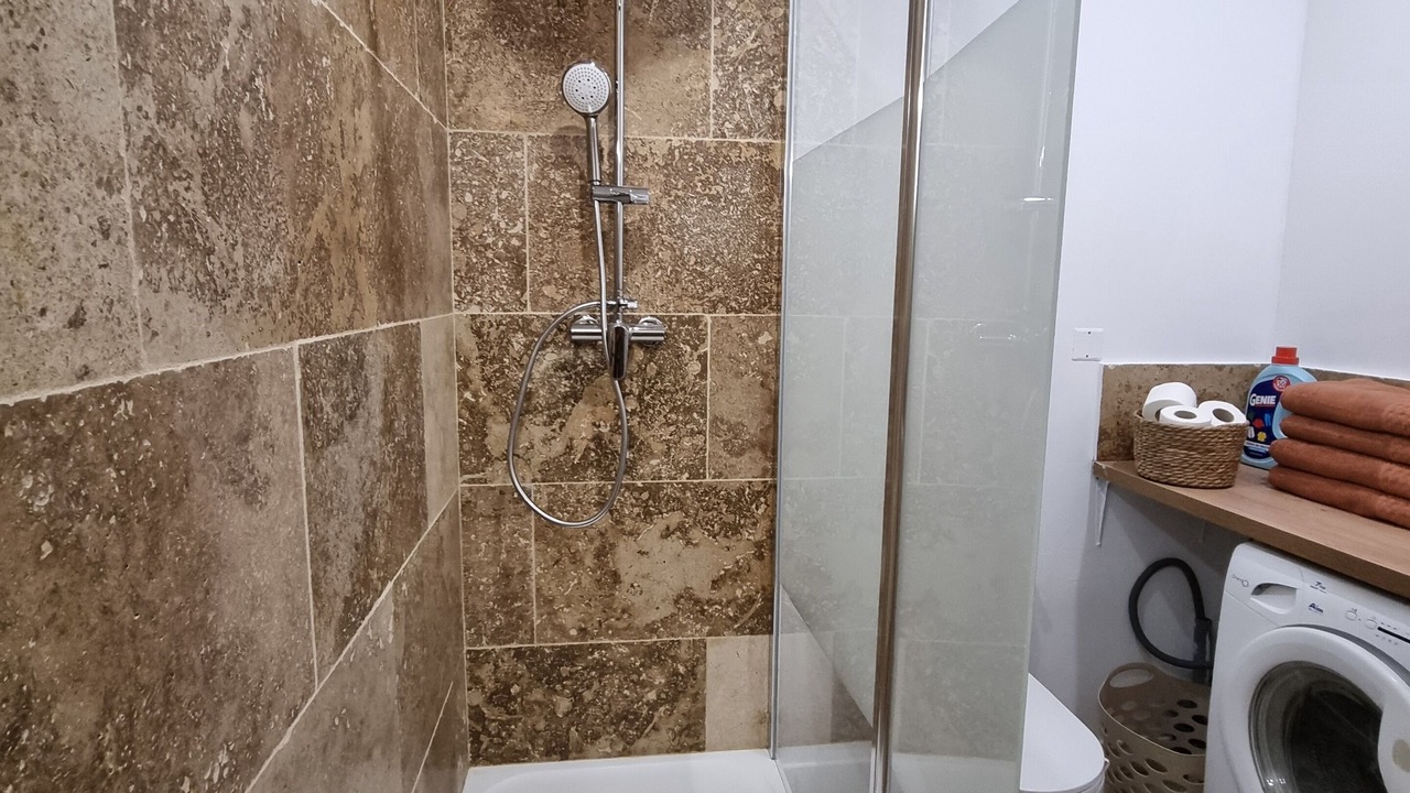 Photo of Bathroom in Aramon