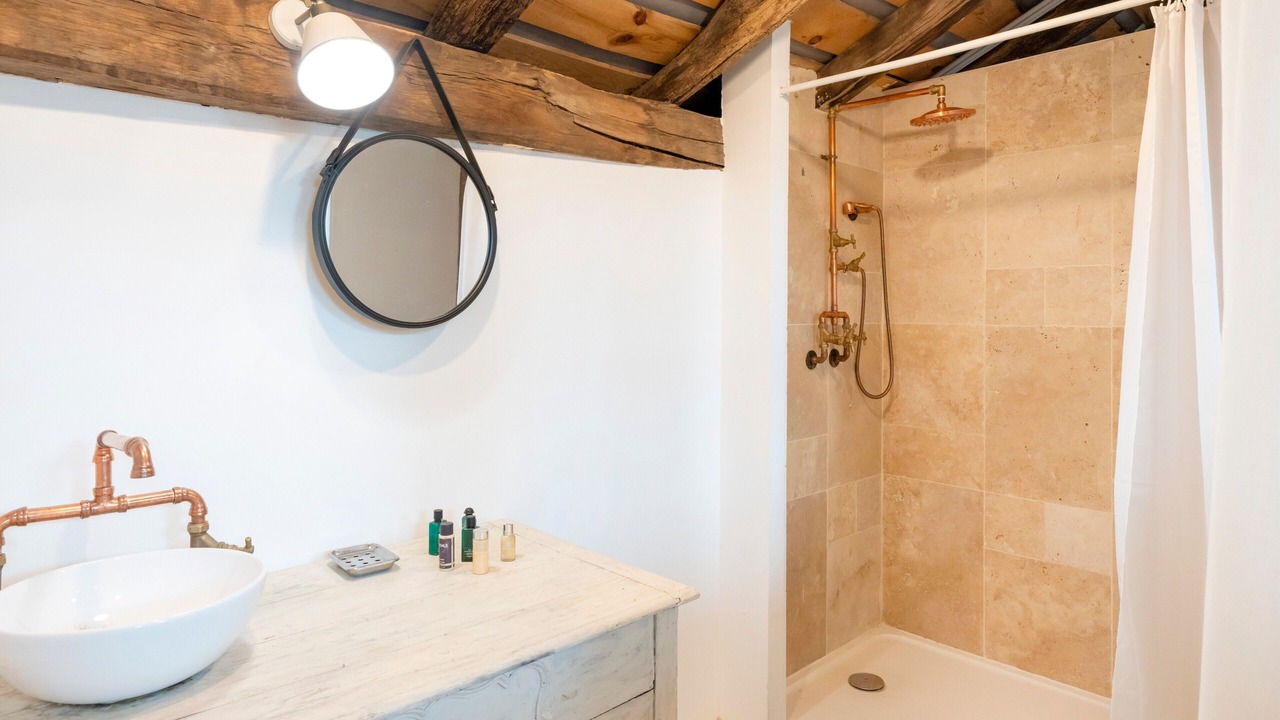 Photo of Bathroom in Sare